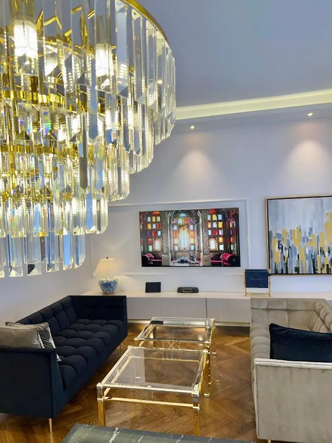 Mondrian Luxury Suites Unesco Old Town Warschau Aparthotel