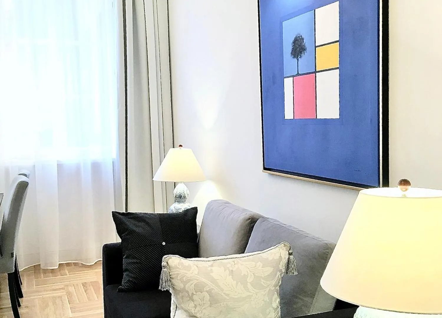 Mondrian Luxury Suites Unesco Old Town Warschau Aparthotel