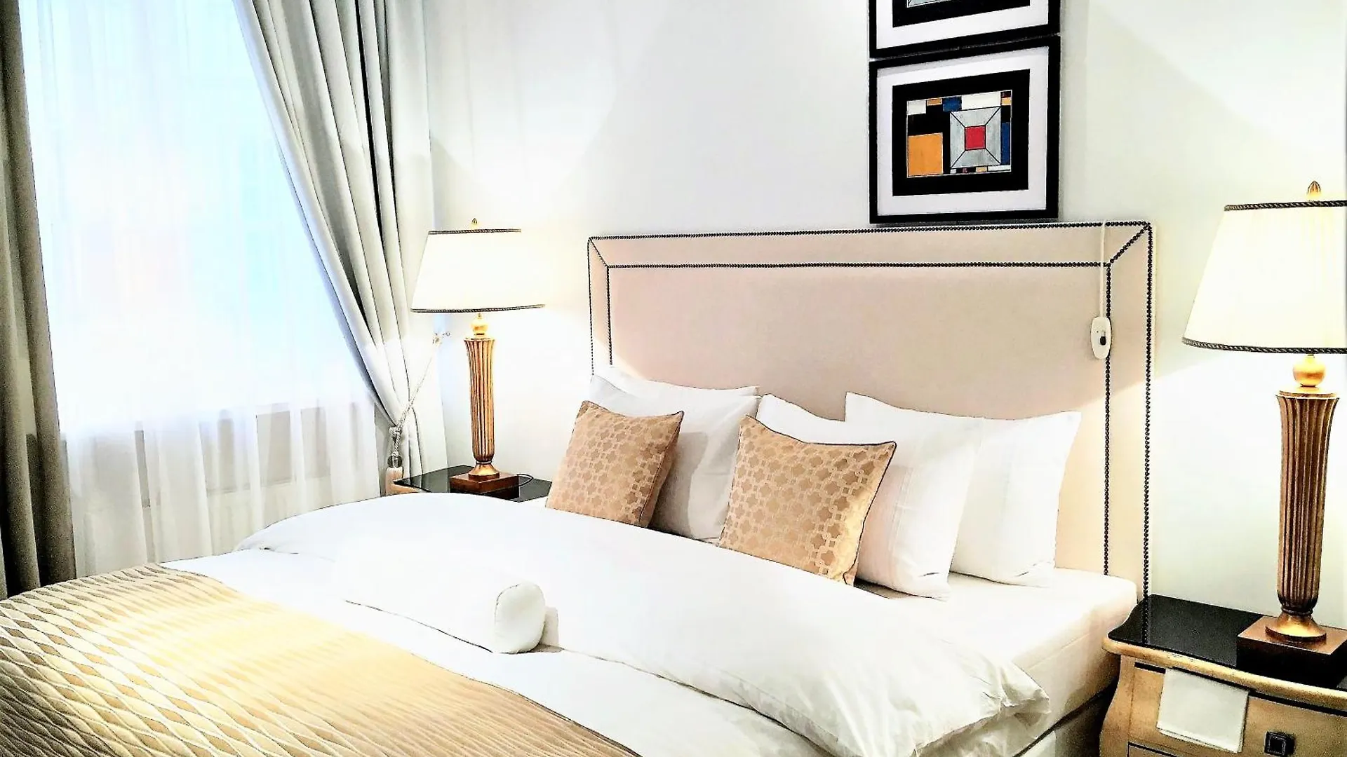 Mondrian Luxury Suites Unesco Old Town Warschau Aparthotel