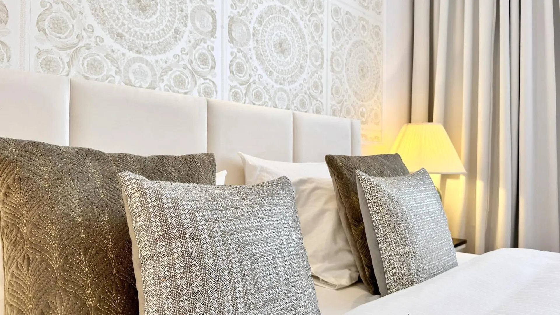 Mondrian Luxury Suites Unesco Old Town Warschau Aparthotel