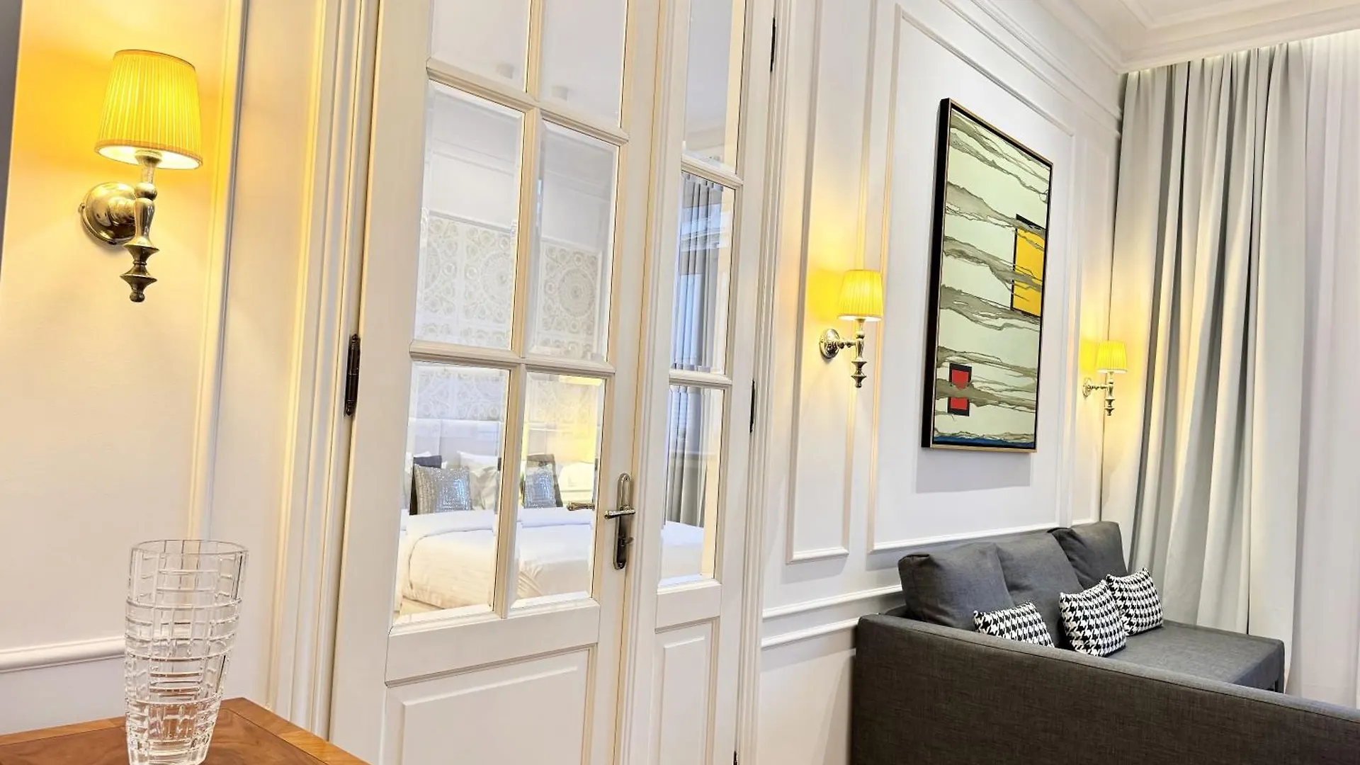 Mondrian Luxury Suites Unesco Old Town Warschau Aparthotel
