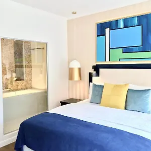 Hotel apartamentowy Luxury Mondrian Market Square Iii, Warszawa