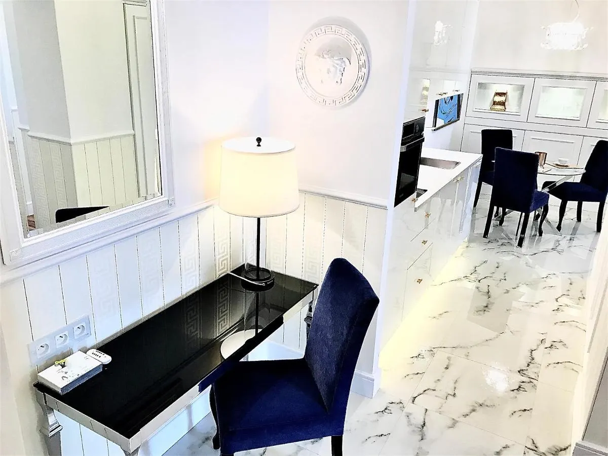 Mondrian Luxury Suites Unesco Old Town Warszawa 0*,  Polska