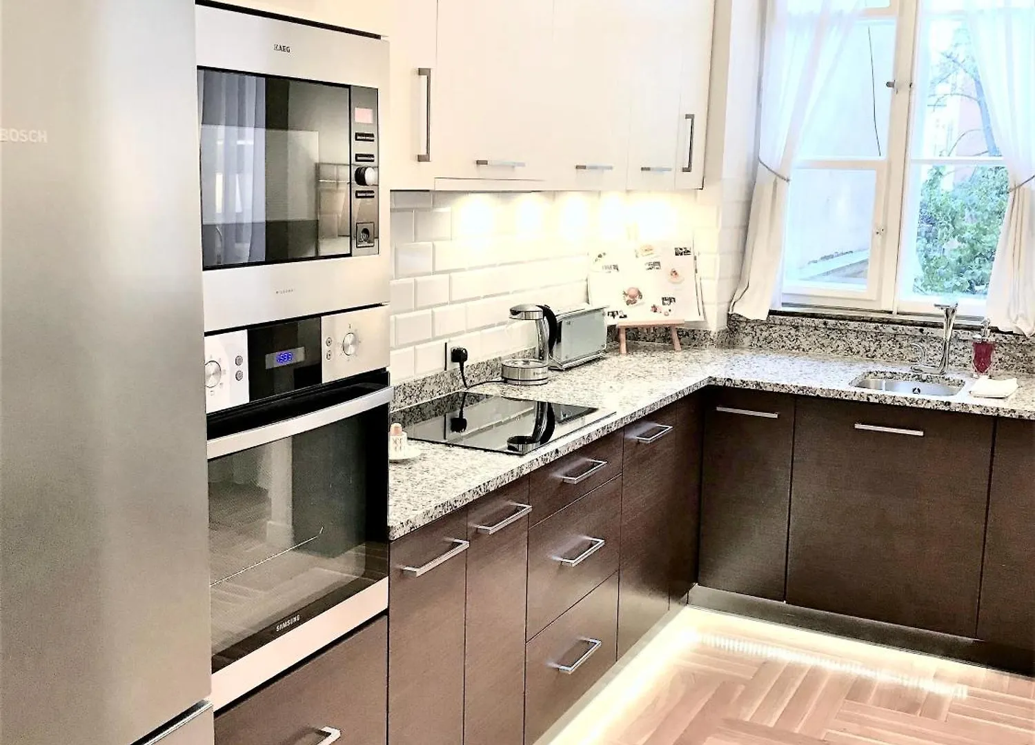 Hotel apartamentowy Mondrian Luxury Suites Unesco Old Town Warszawa Polska