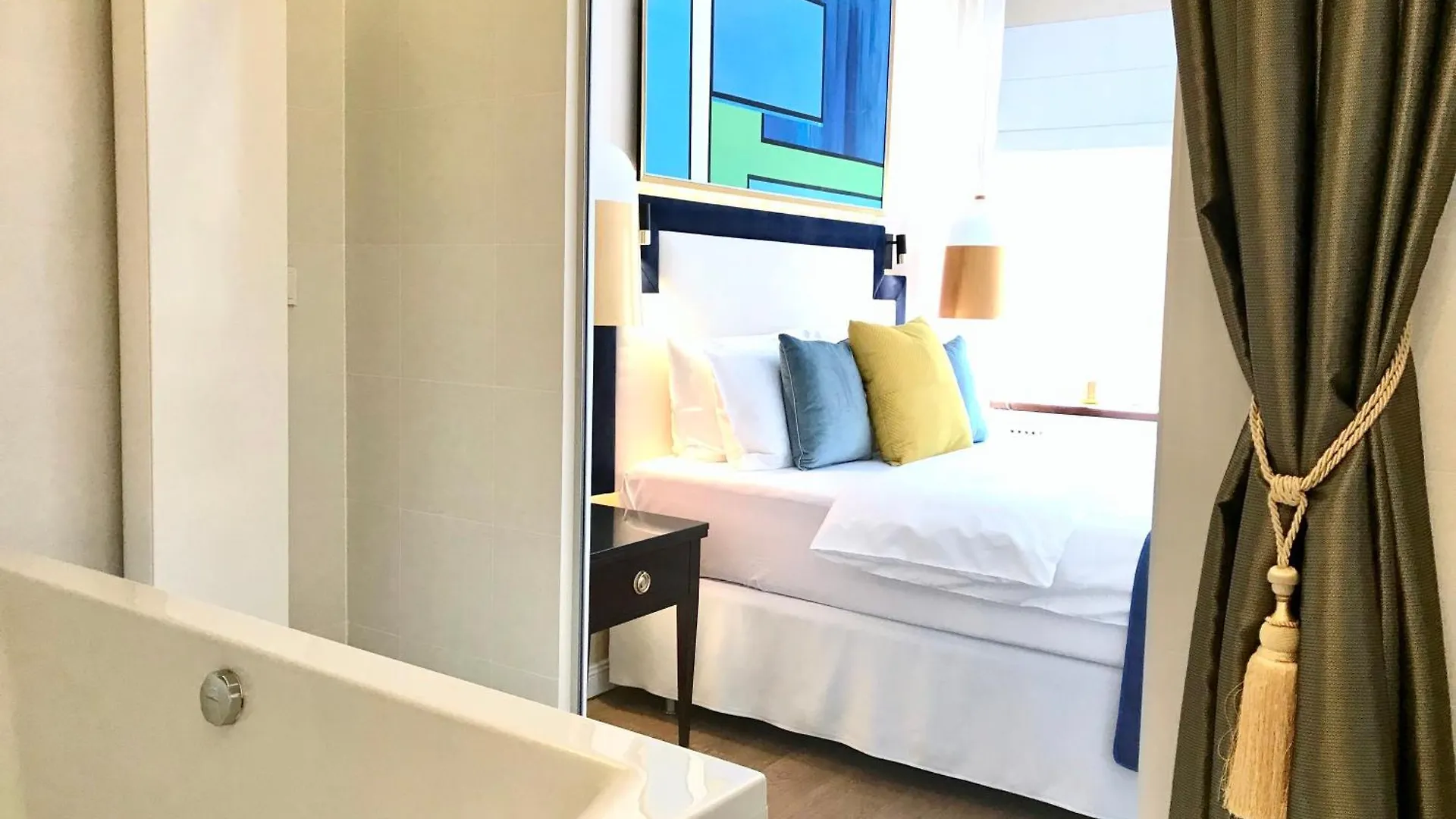 Hotel apartamentowy Mondrian Luxury Suites Unesco Old Town Warszawa