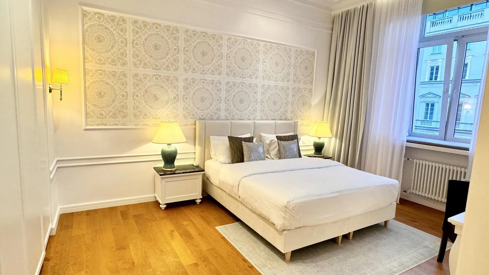 Hotel apartamentowy Mondrian Luxury Suites Unesco Old Town Warszawa