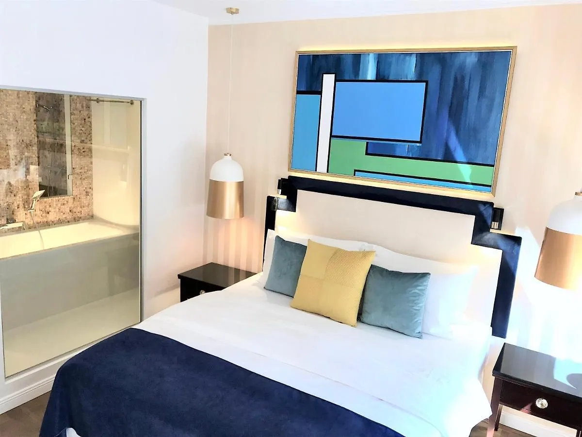 Hotel apartamentowy Mondrian Luxury Suites Unesco Old Town Warszawa