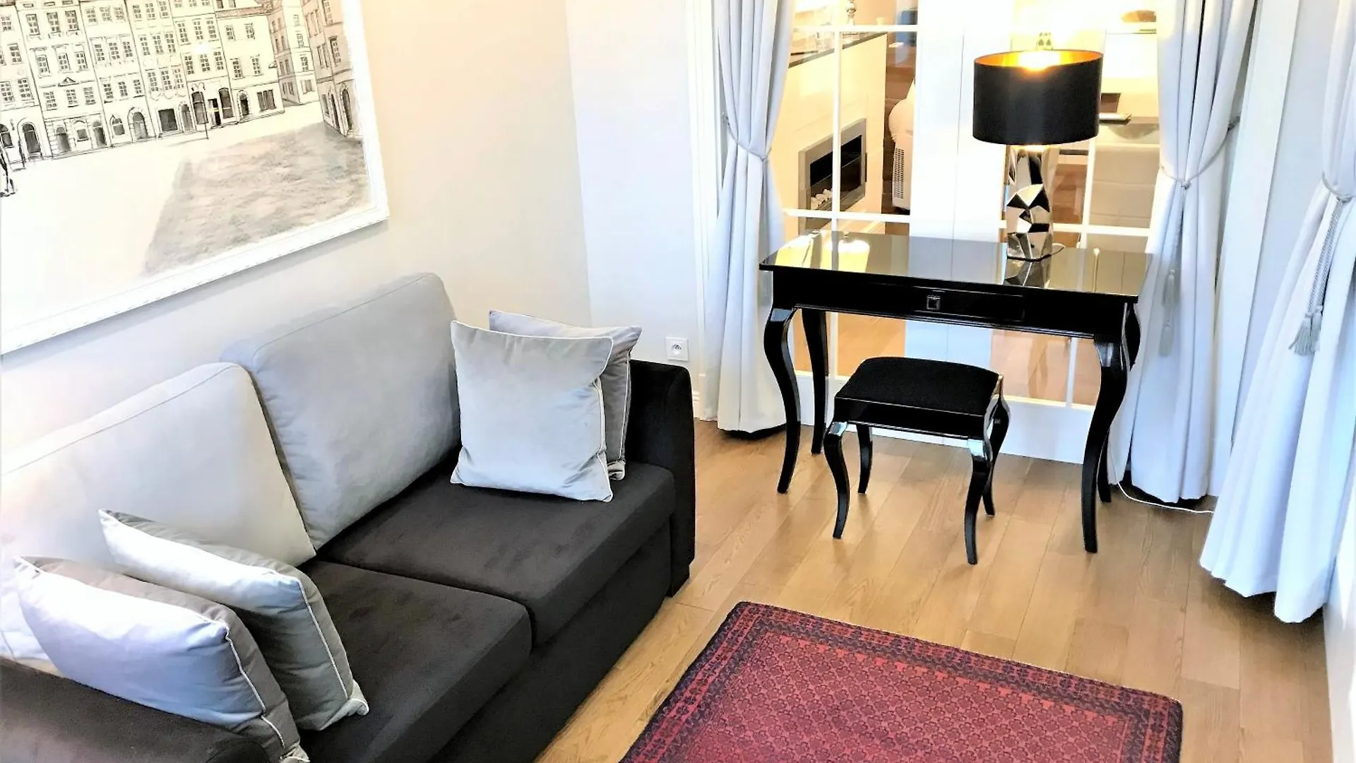 Mondrian Luxury Suites Unesco Old Town Warszawa 0*,